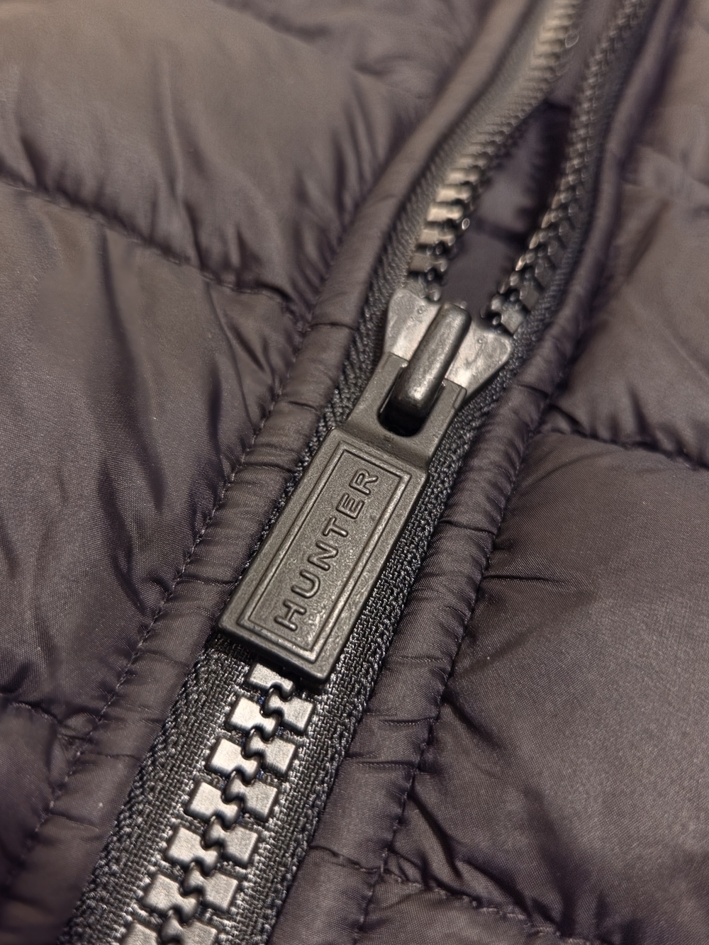 Hunter Black Quilted Puffer Jacket with Chest Logo - Picture 5 of 7